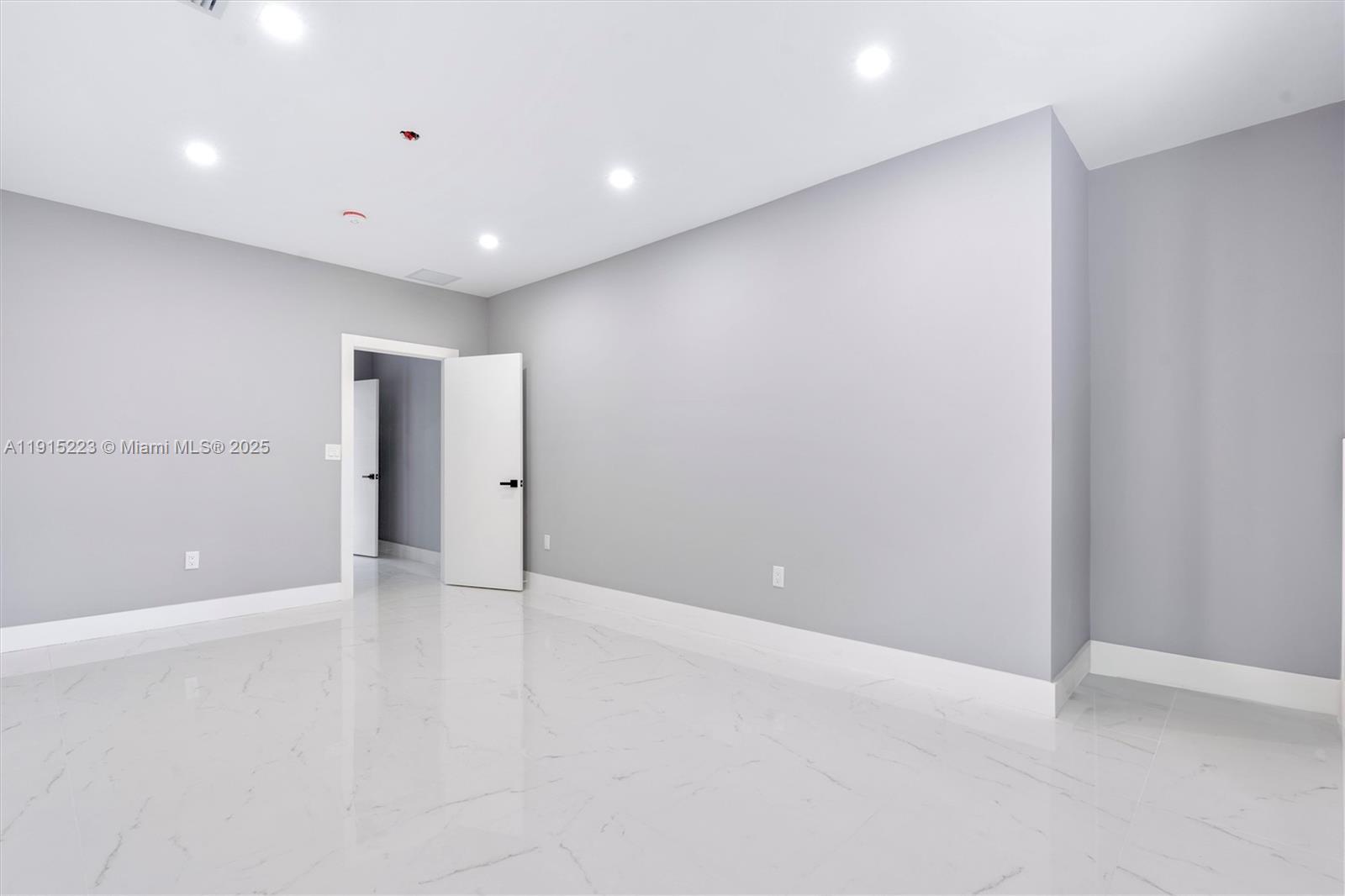 PALM-AIRE VILLAGE SECTION - Residential