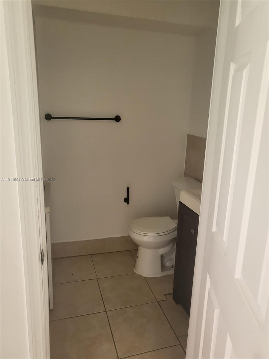 ROYAL OAKS TOWNHOUSE 4 CO - Residential Lease