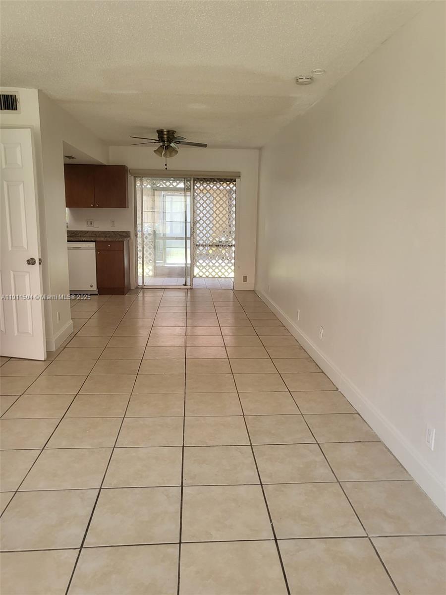 ROYAL OAKS TOWNHOUSE 4 CO - Residential Lease