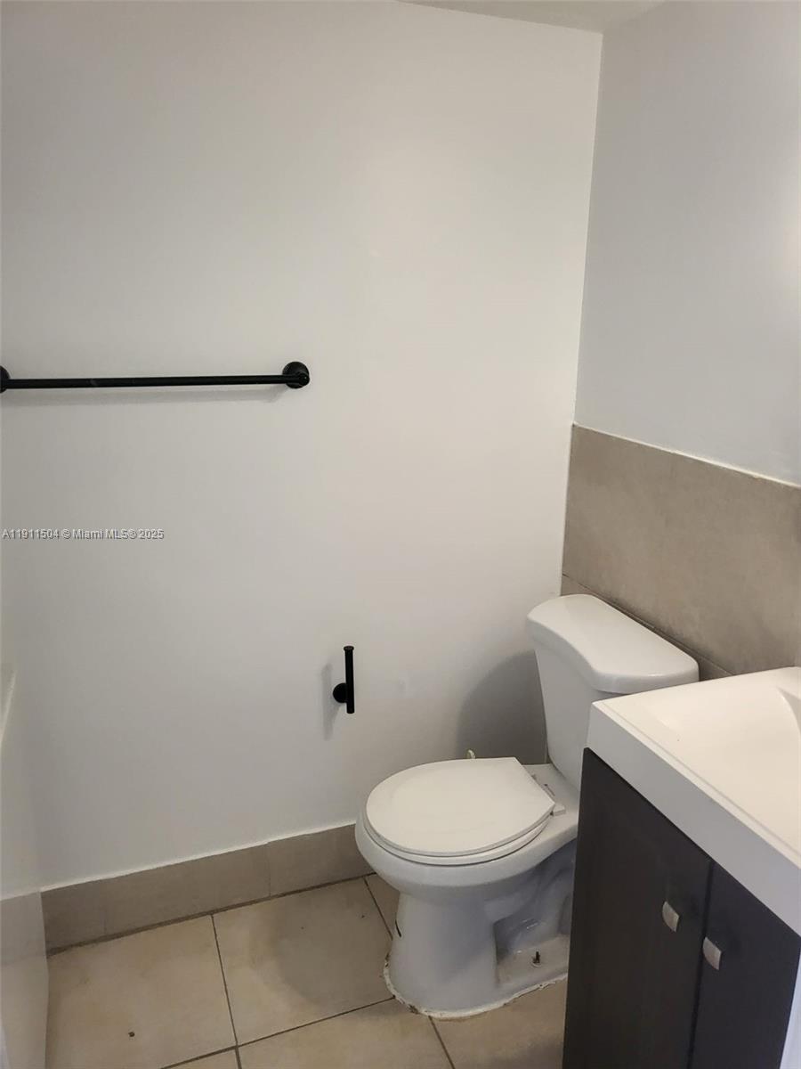 ROYAL OAKS TOWNHOUSE 4 CO - Residential Lease