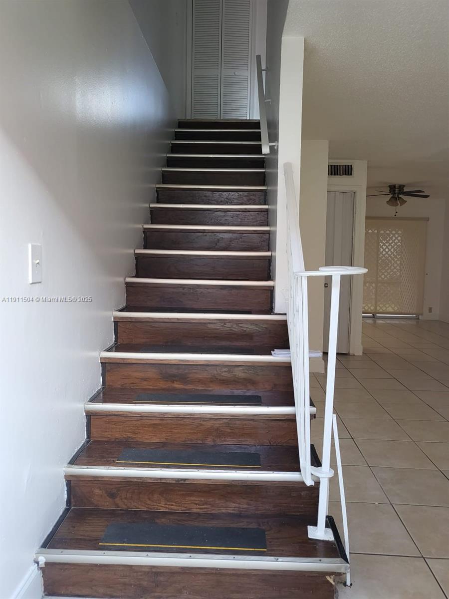 ROYAL OAKS TOWNHOUSE 4 CO - Residential Lease