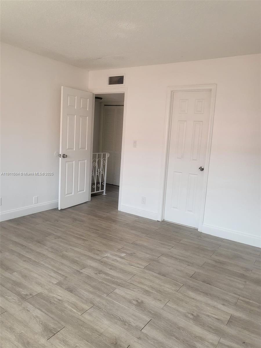 ROYAL OAKS TOWNHOUSE 4 CO - Residential Lease