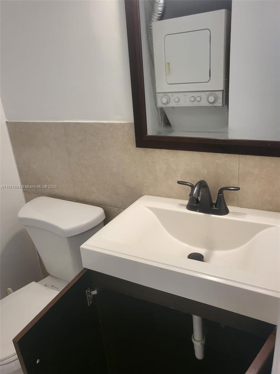 ROYAL OAKS TOWNHOUSE 4 CO - Residential Lease