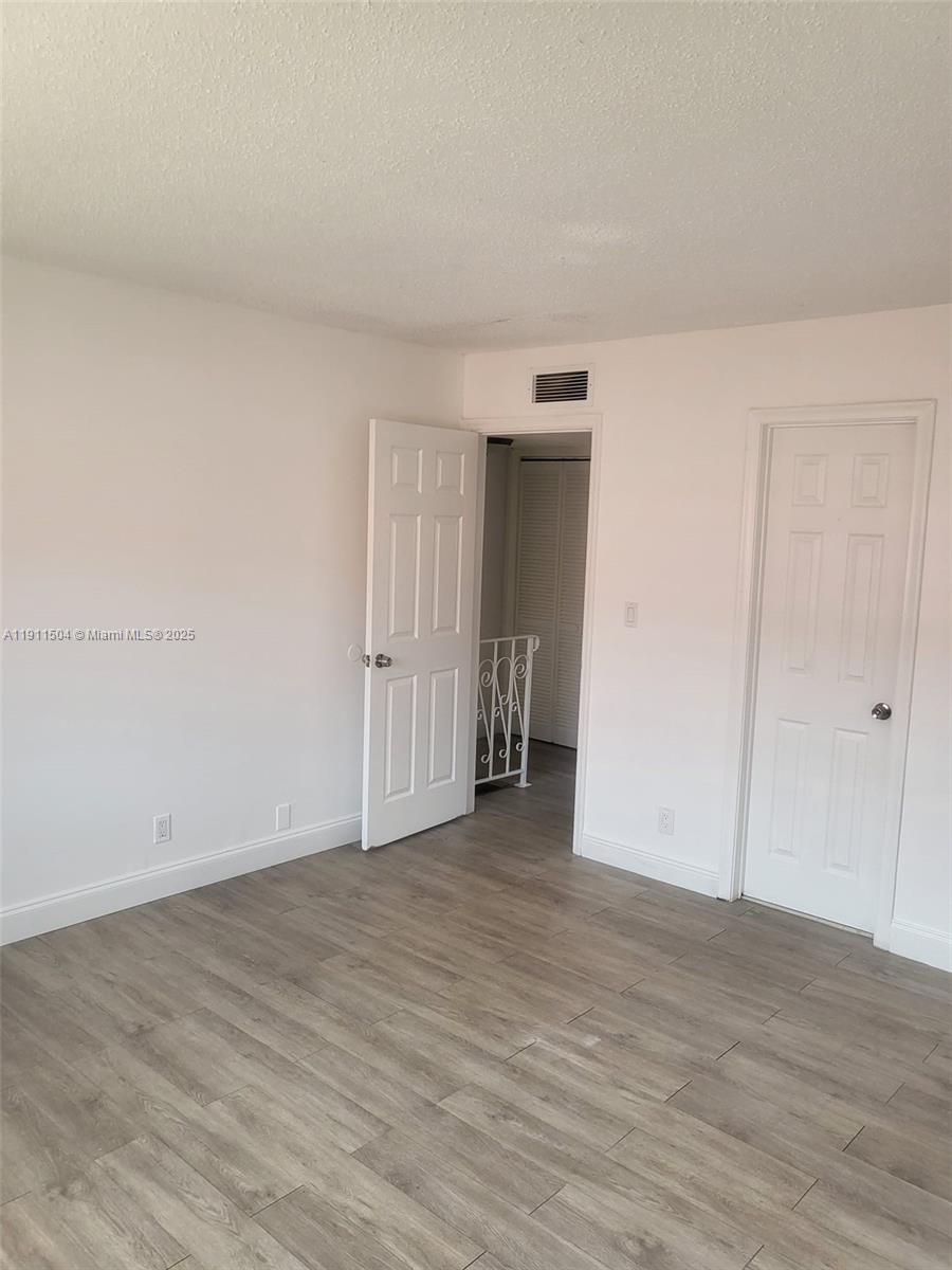 ROYAL OAKS TOWNHOUSE 4 CO - Residential Lease