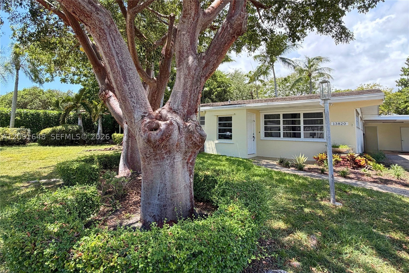 13820 SW 74th Ct, Palmetto Bay, FL, 33158/$1,095,000 1 13820 SW 74th Ct