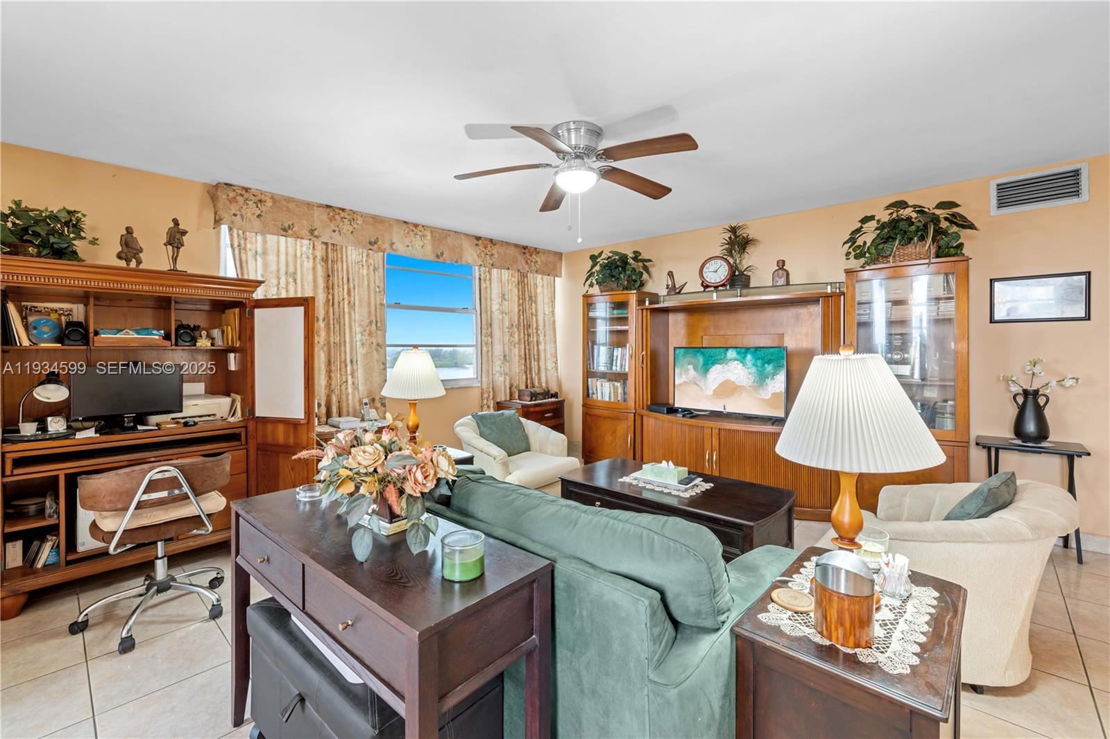 1301 NE Miami Gardens Dr 926W