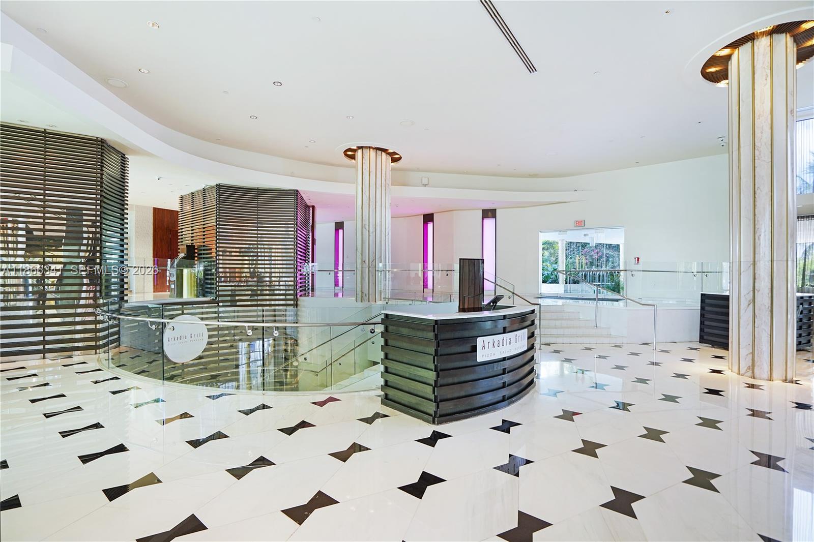 FONTAINEBLEAU III - Residential