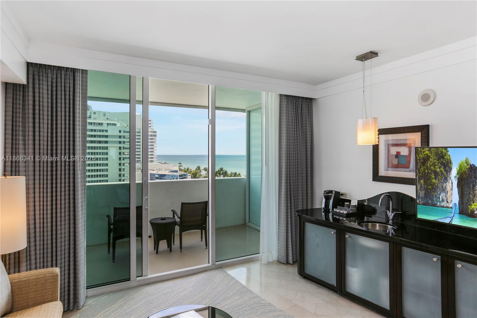 4391 Collins Ave 803