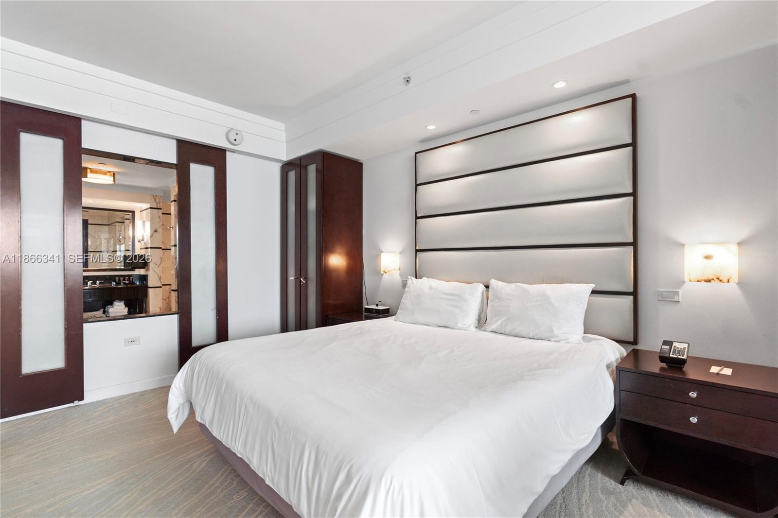FONTAINEBLEAU III - Residential