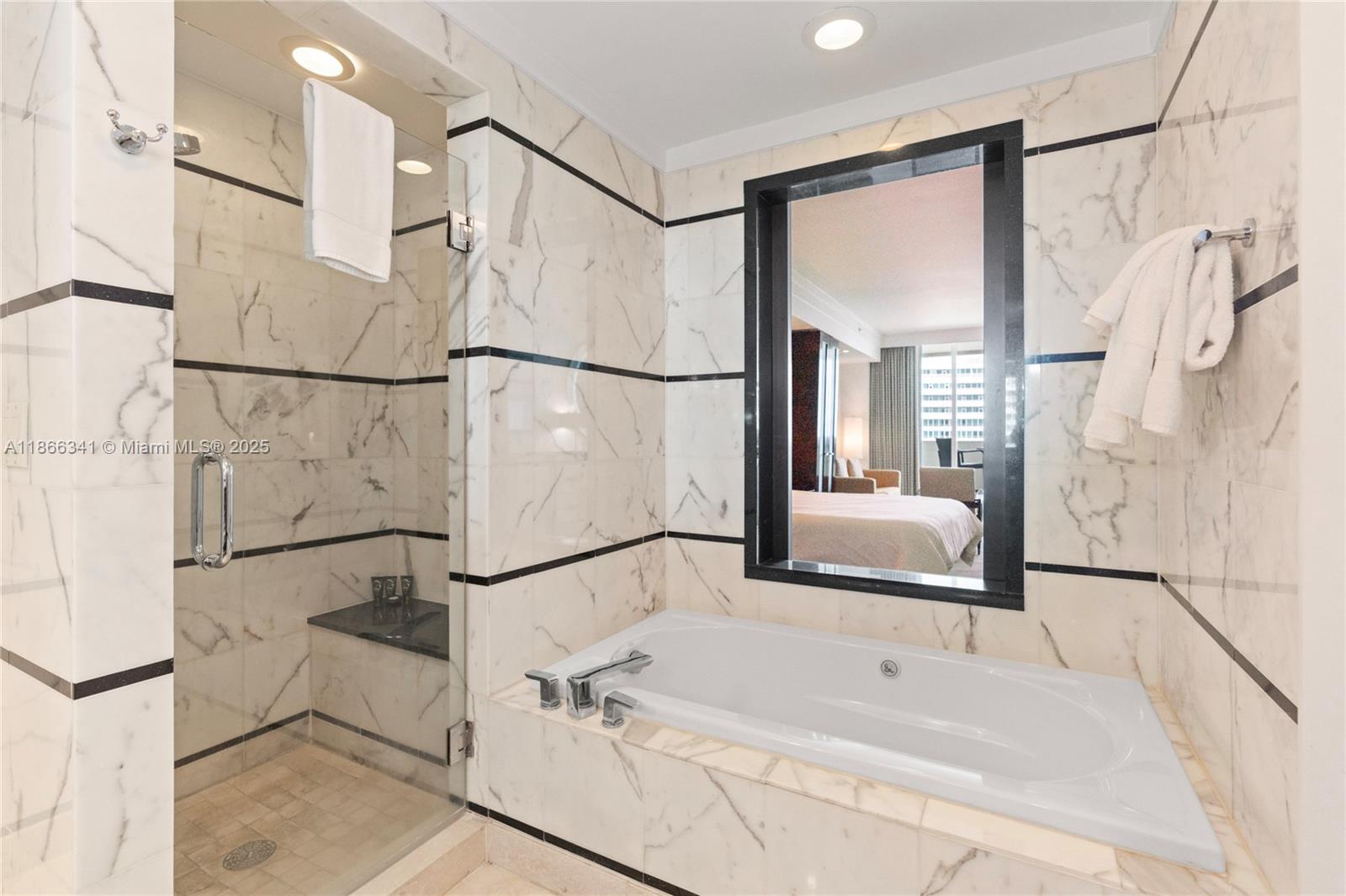 FONTAINEBLEAU III - Residential