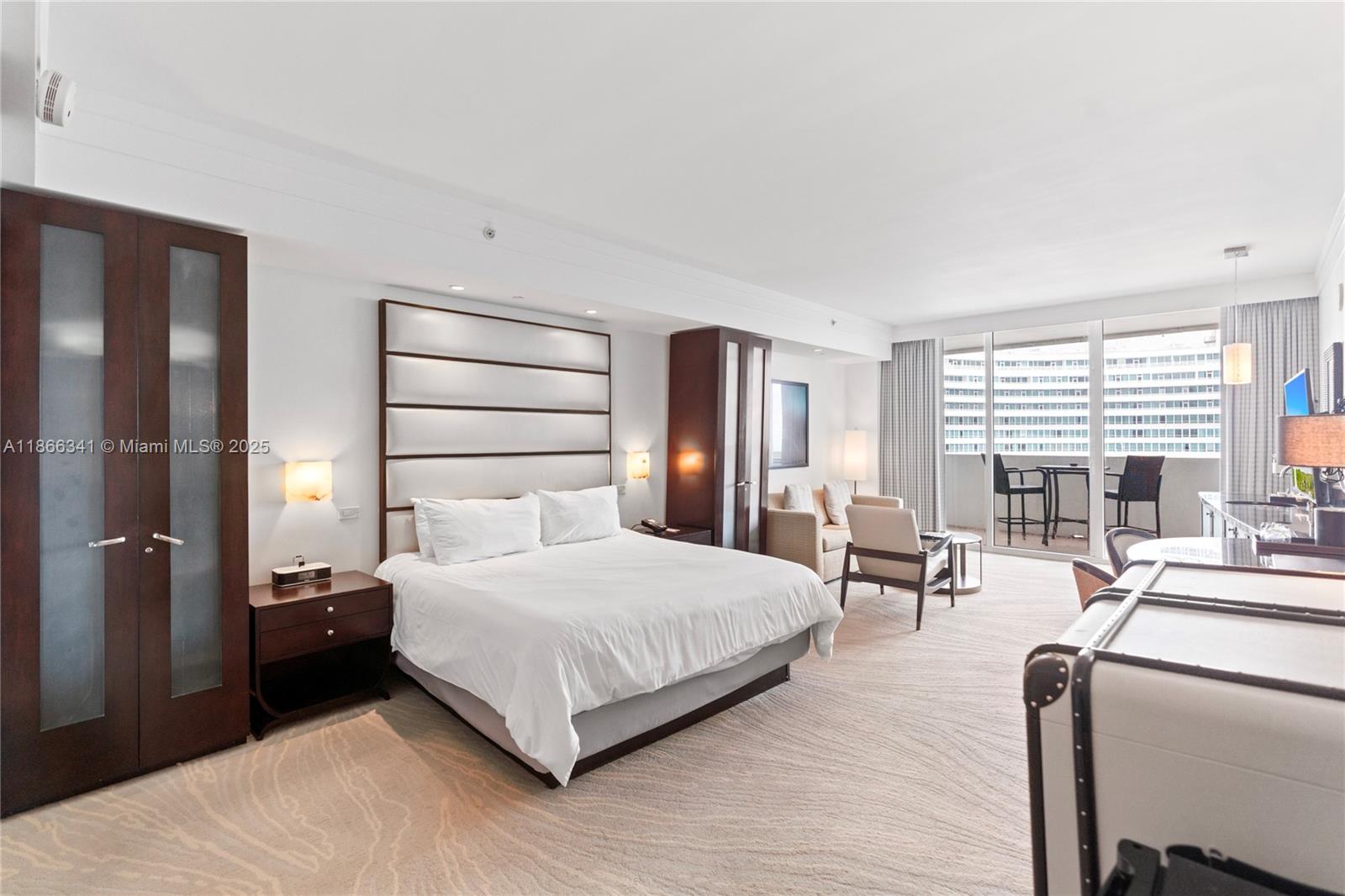 FONTAINEBLEAU III - Residential