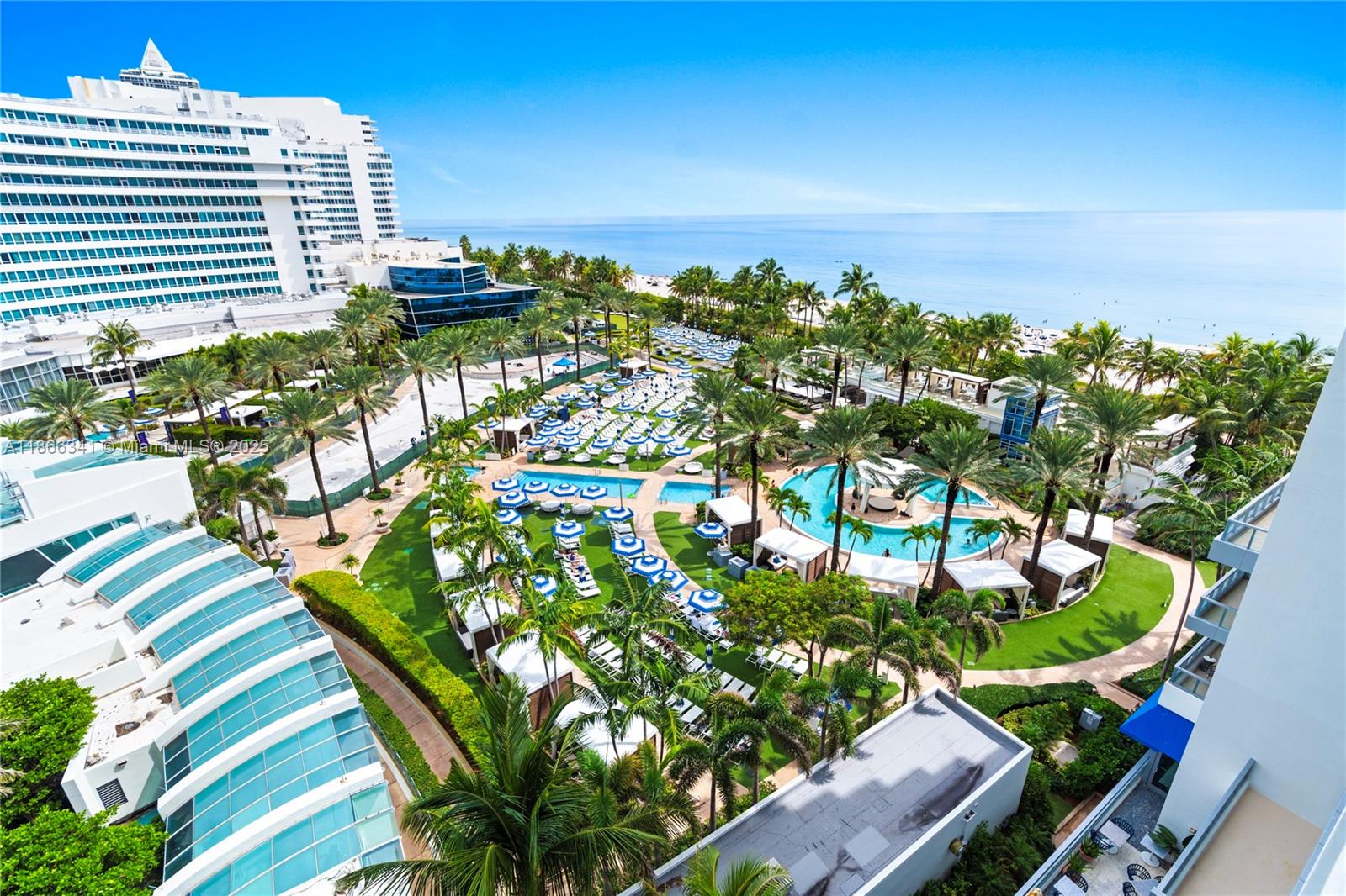 4391 Collins Ave 803