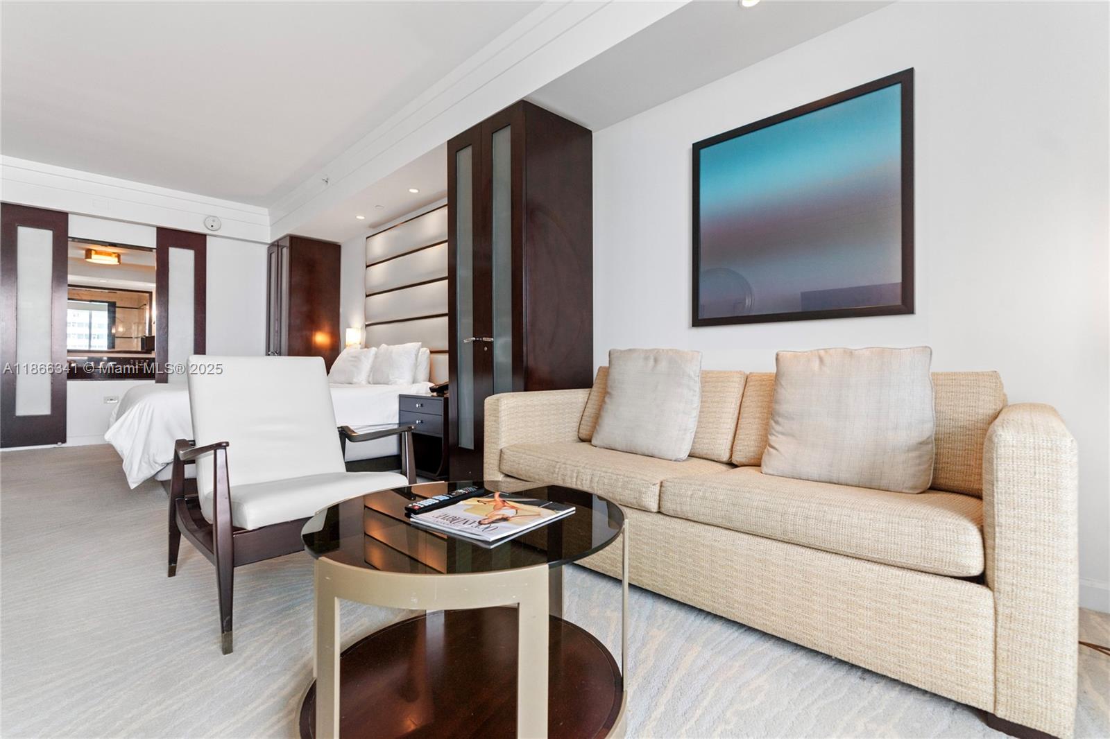 FONTAINEBLEAU III - Residential