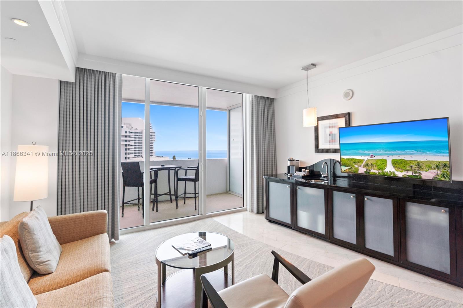 FONTAINEBLEAU III - Residential