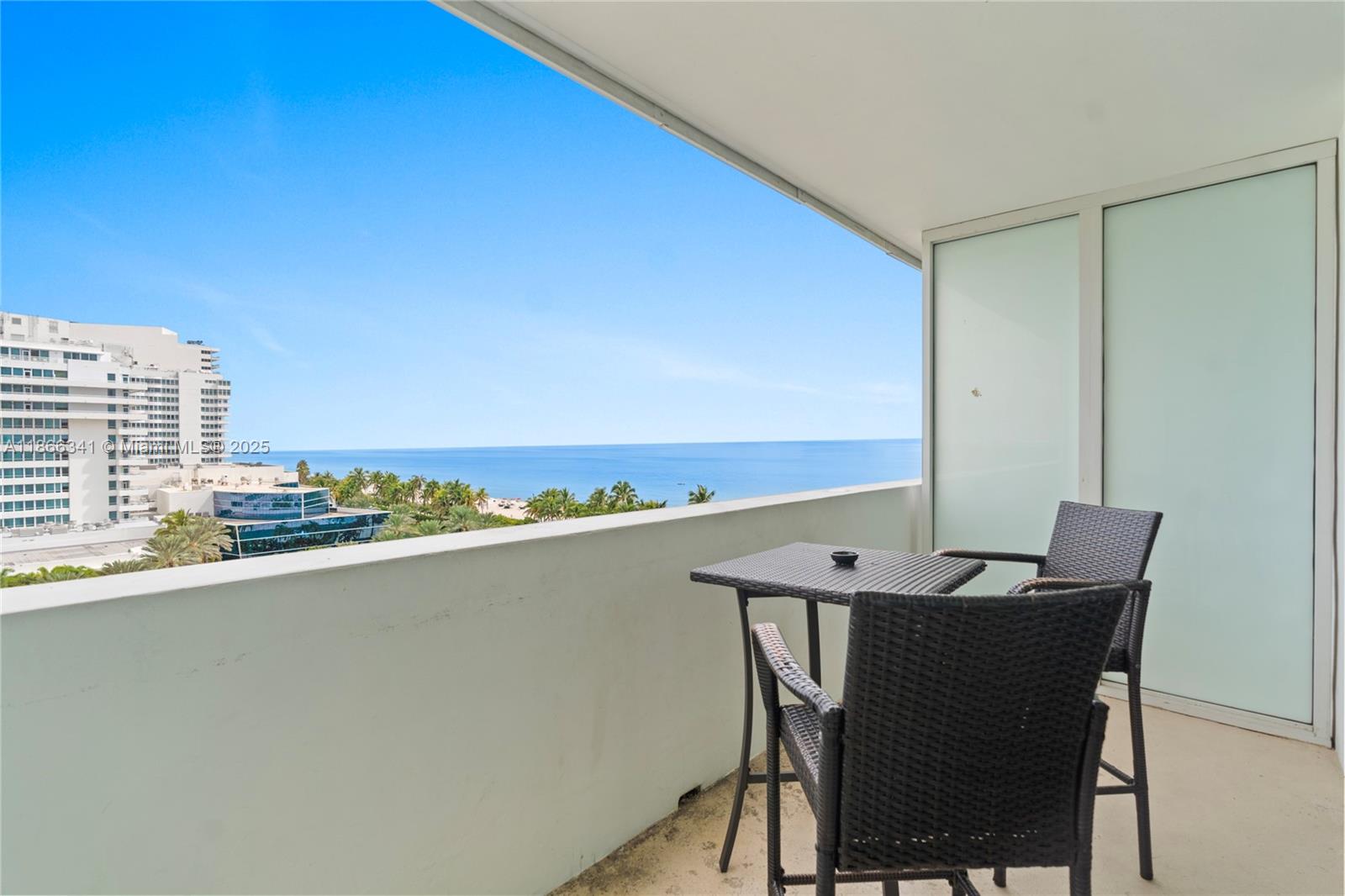 4391 Collins Ave 803