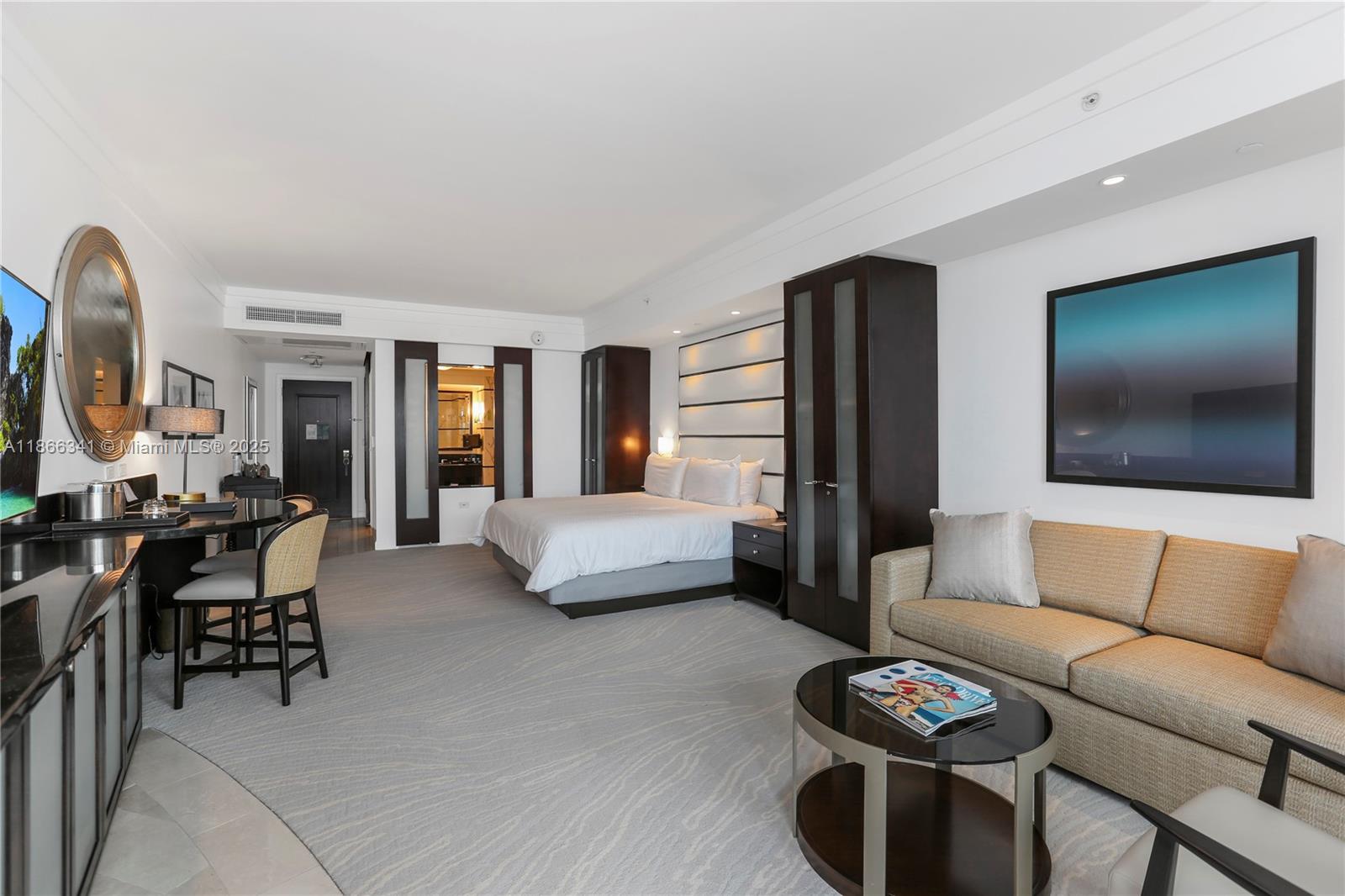 FONTAINEBLEAU III - Residential