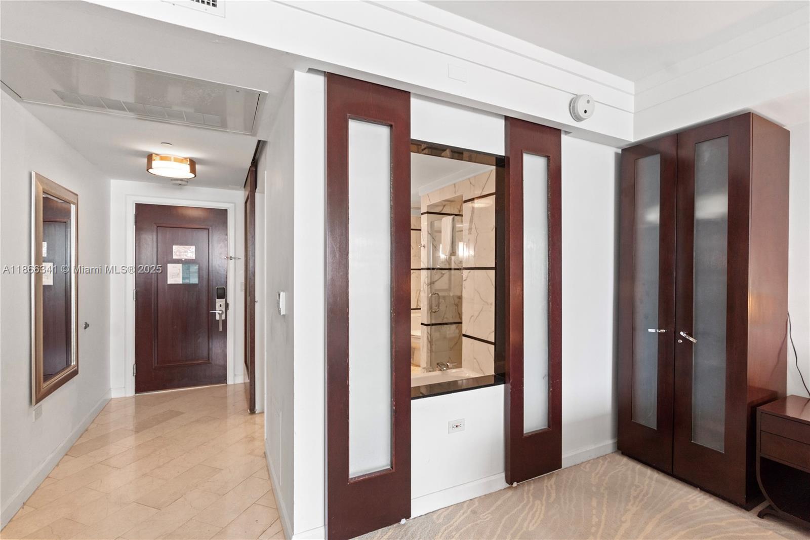 FONTAINEBLEAU III - Residential