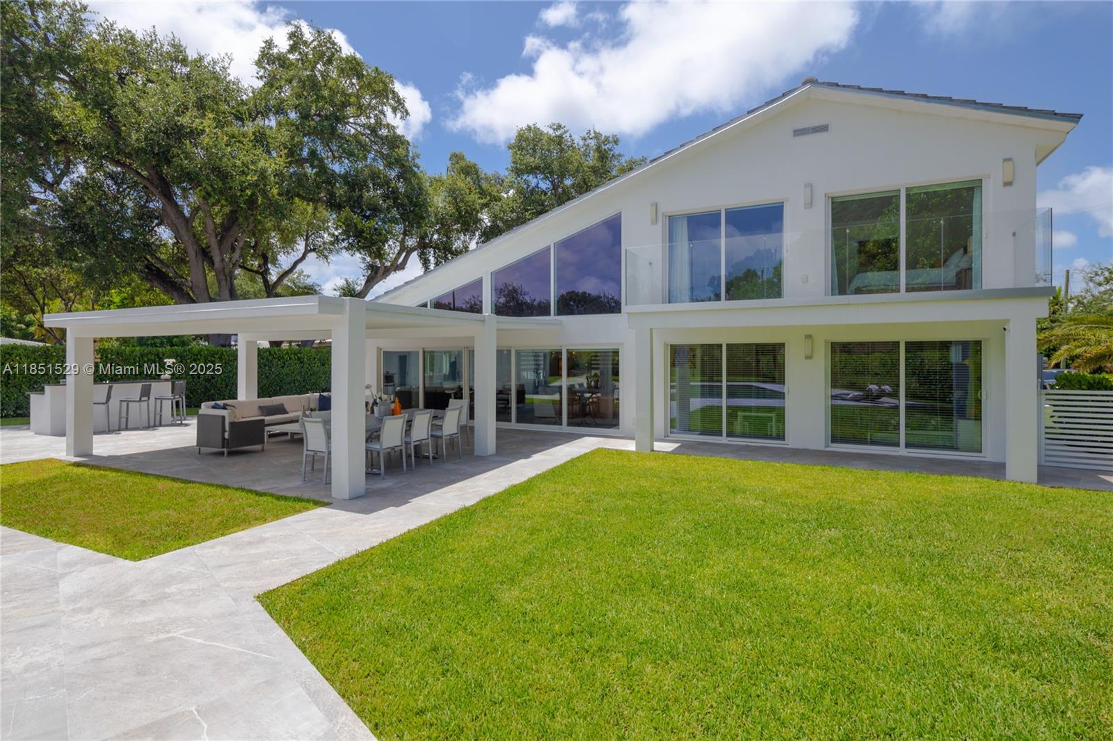 5 53 42 .53 AC BELVIDERE - Residential