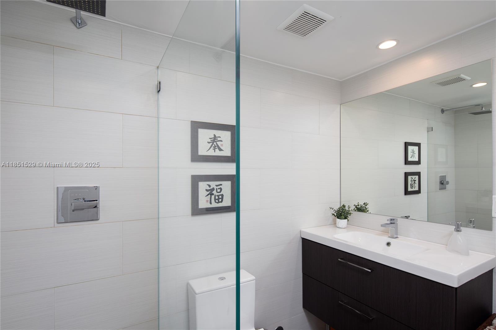 5 53 42 .53 AC BELVIDERE - Residential