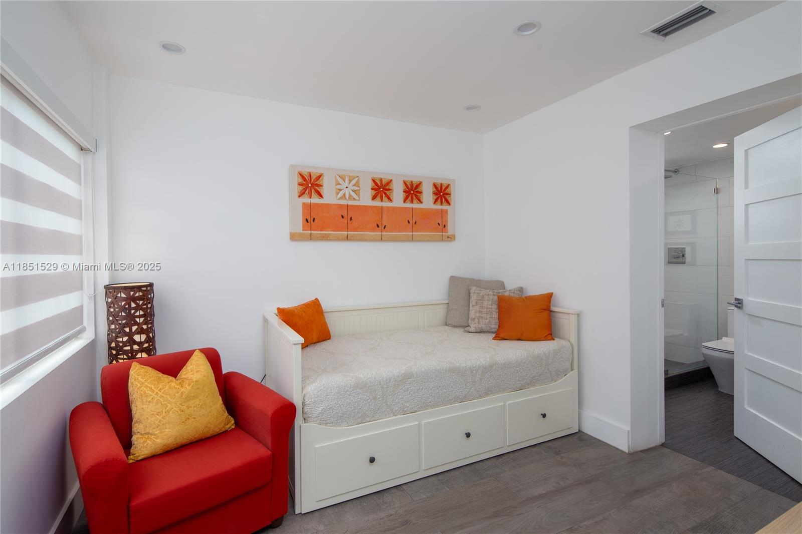 5 53 42 .53 AC BELVIDERE - Residential