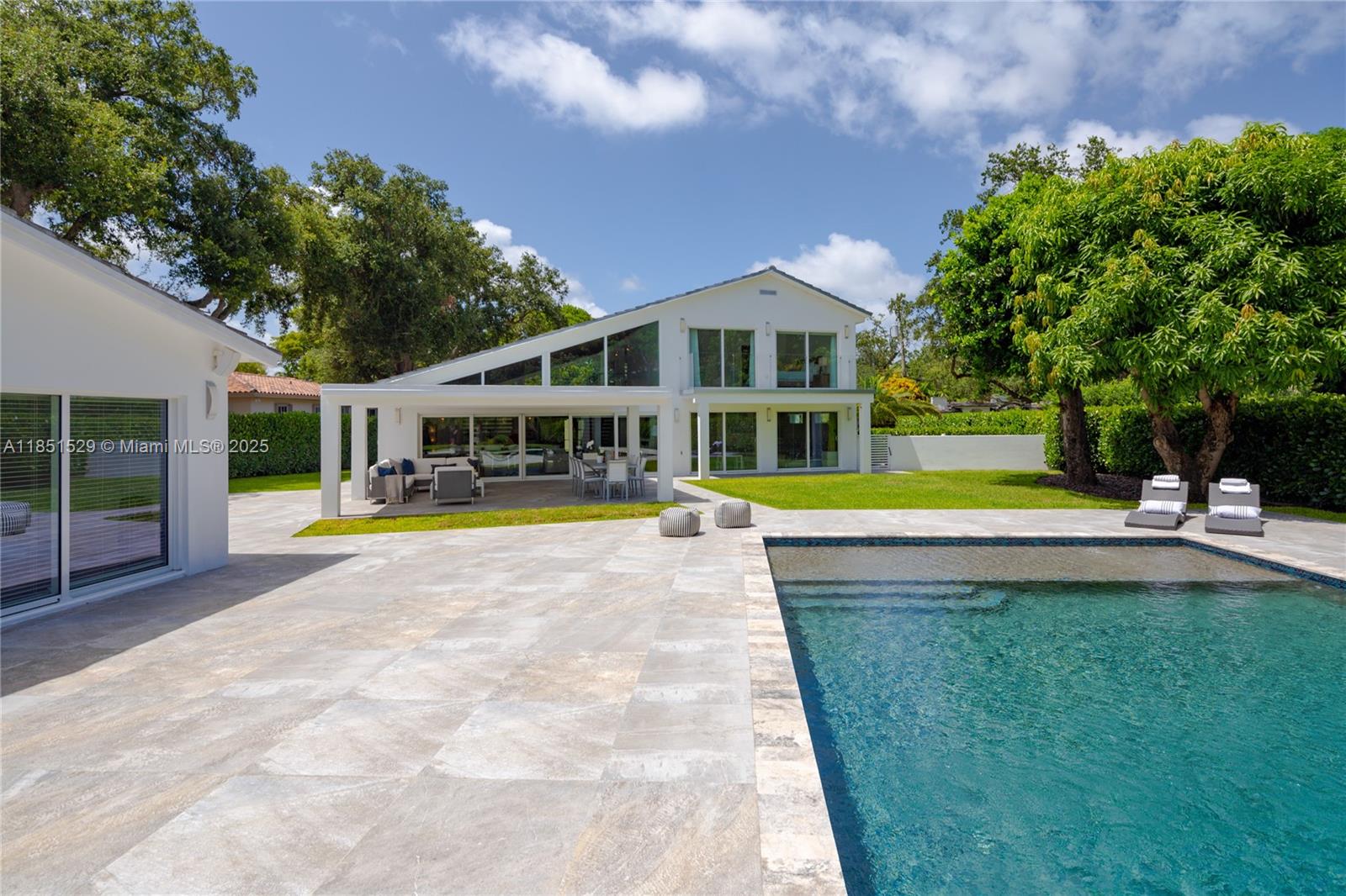 5 53 42 .53 AC BELVIDERE - Residential