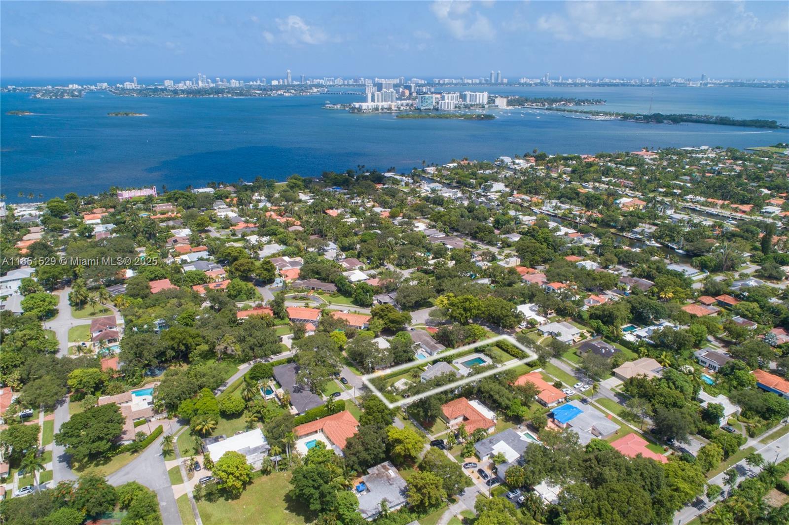 5 53 42 .53 AC BELVIDERE - Residential