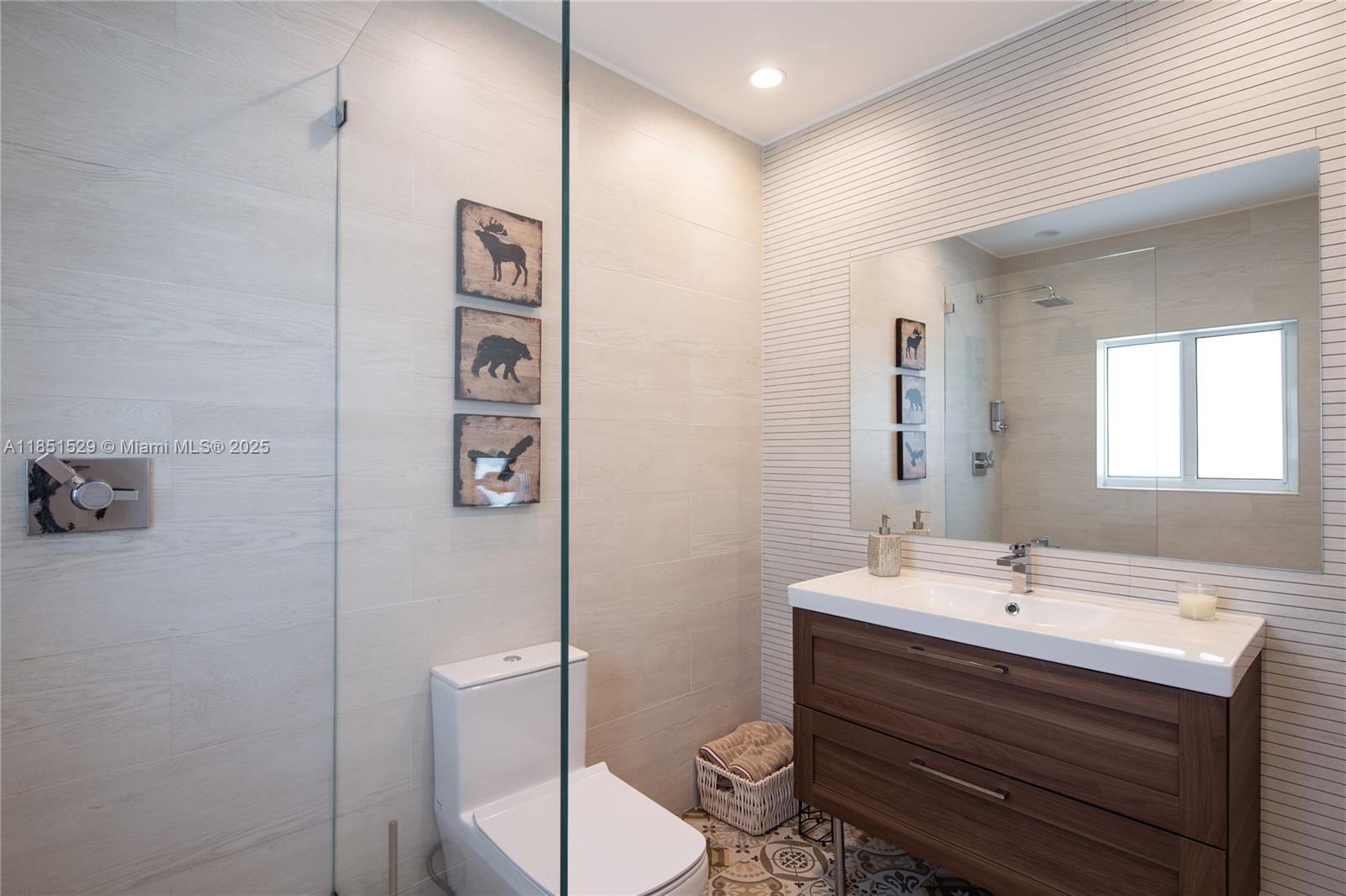 5 53 42 .53 AC BELVIDERE - Residential