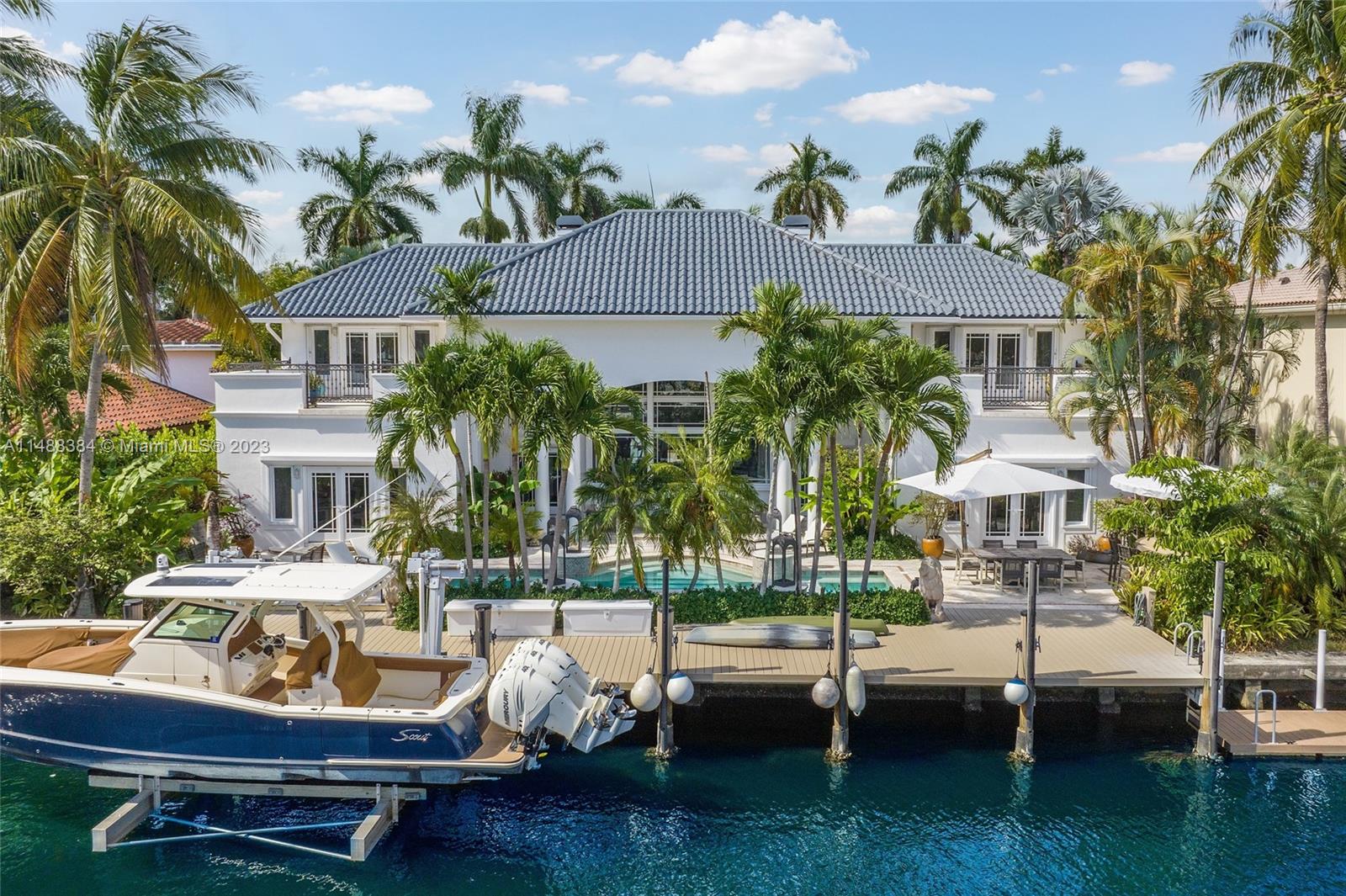 Property for Sale at 166 Royal Palm Dr, Fort Lauderdale, Broward County, Florida - Bedrooms: 5 
Bathrooms: 6.5  - $5,900,000