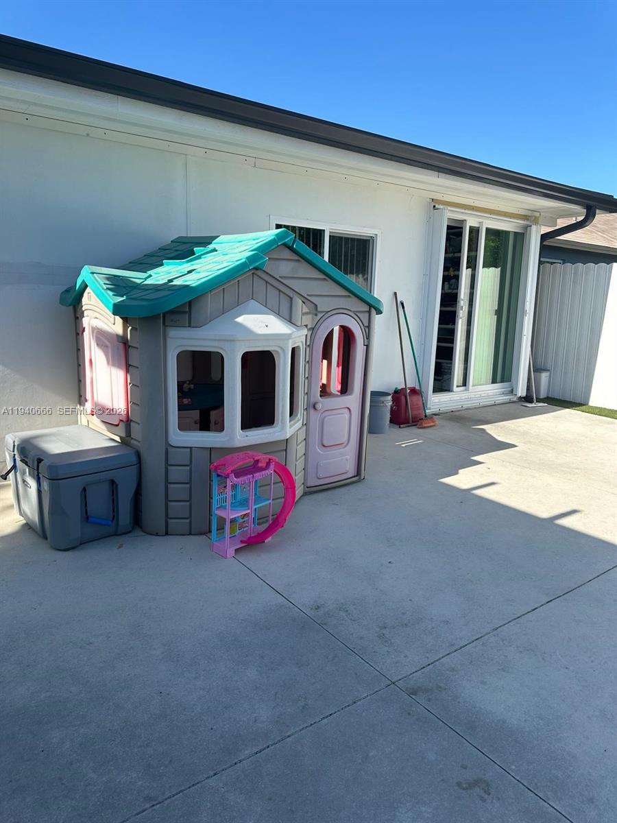 LESLIE PATIO HOMES SEC 4 - Residential