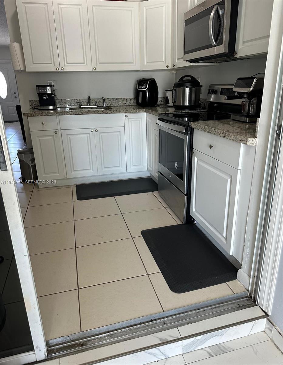 LESLIE PATIO HOMES SEC 4 - Residential