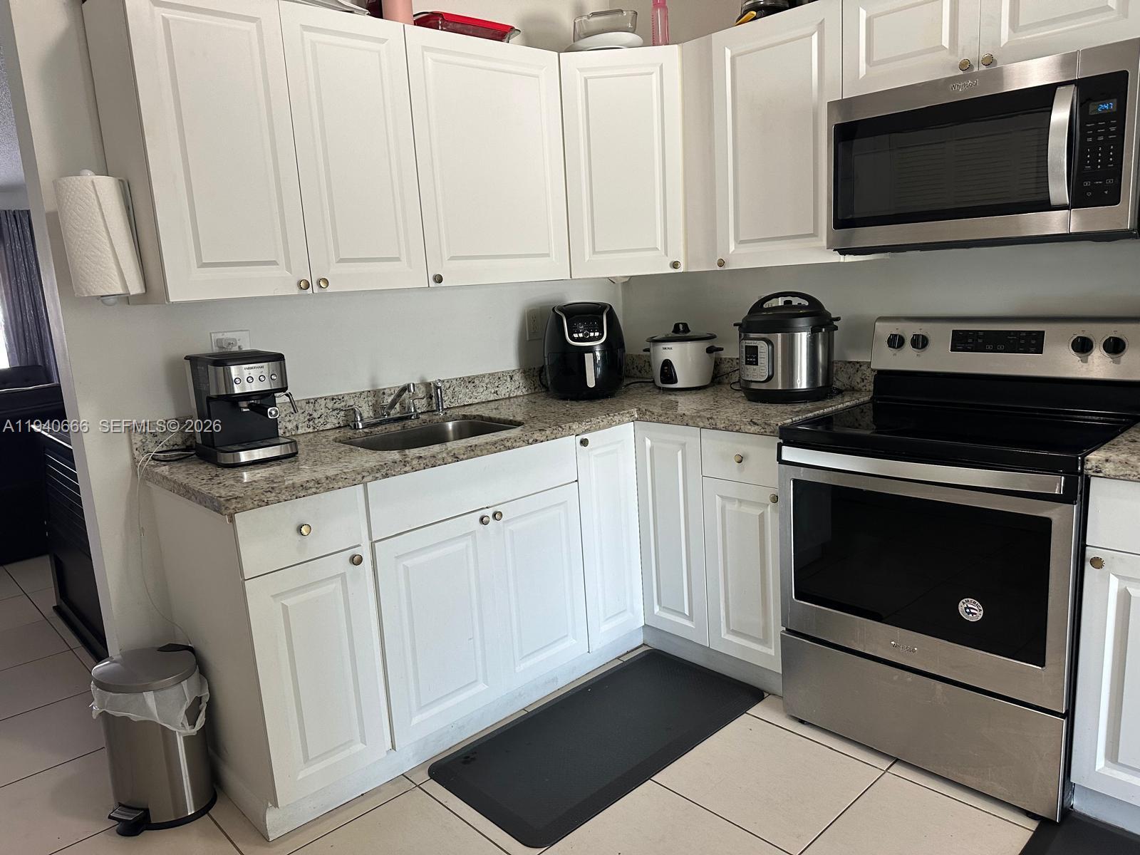 LESLIE PATIO HOMES SEC 4 - Residential