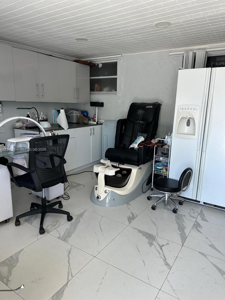 LESLIE PATIO HOMES SEC 4 - Residential