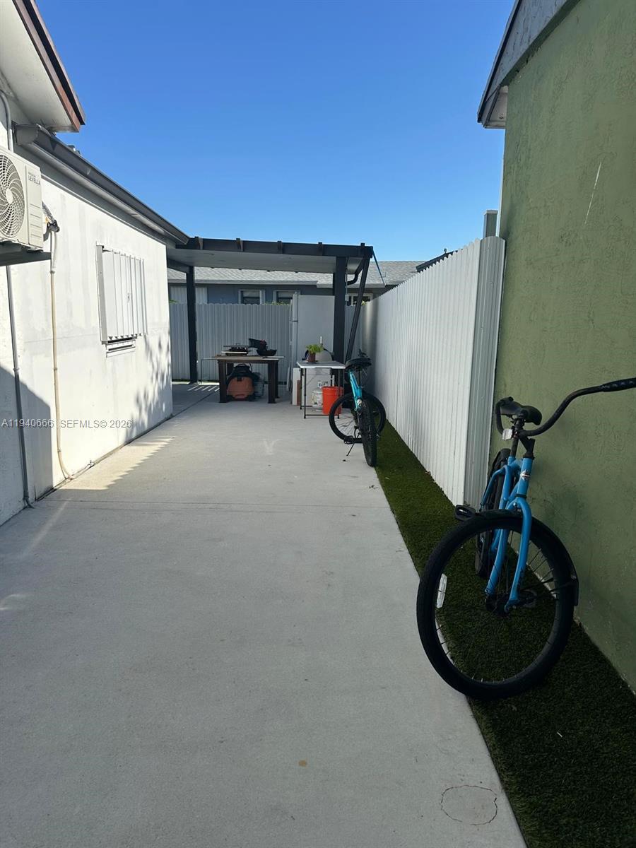 LESLIE PATIO HOMES SEC 4 - Residential