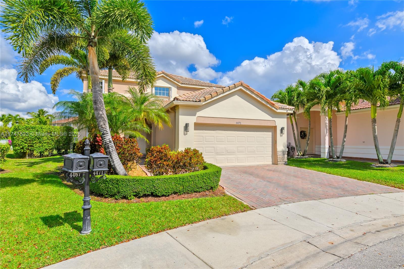 Property for Sale at 4471 Foxtail Ln, Weston, Broward County, Florida - Bedrooms: 4 
Bathrooms: 3  - $995,000