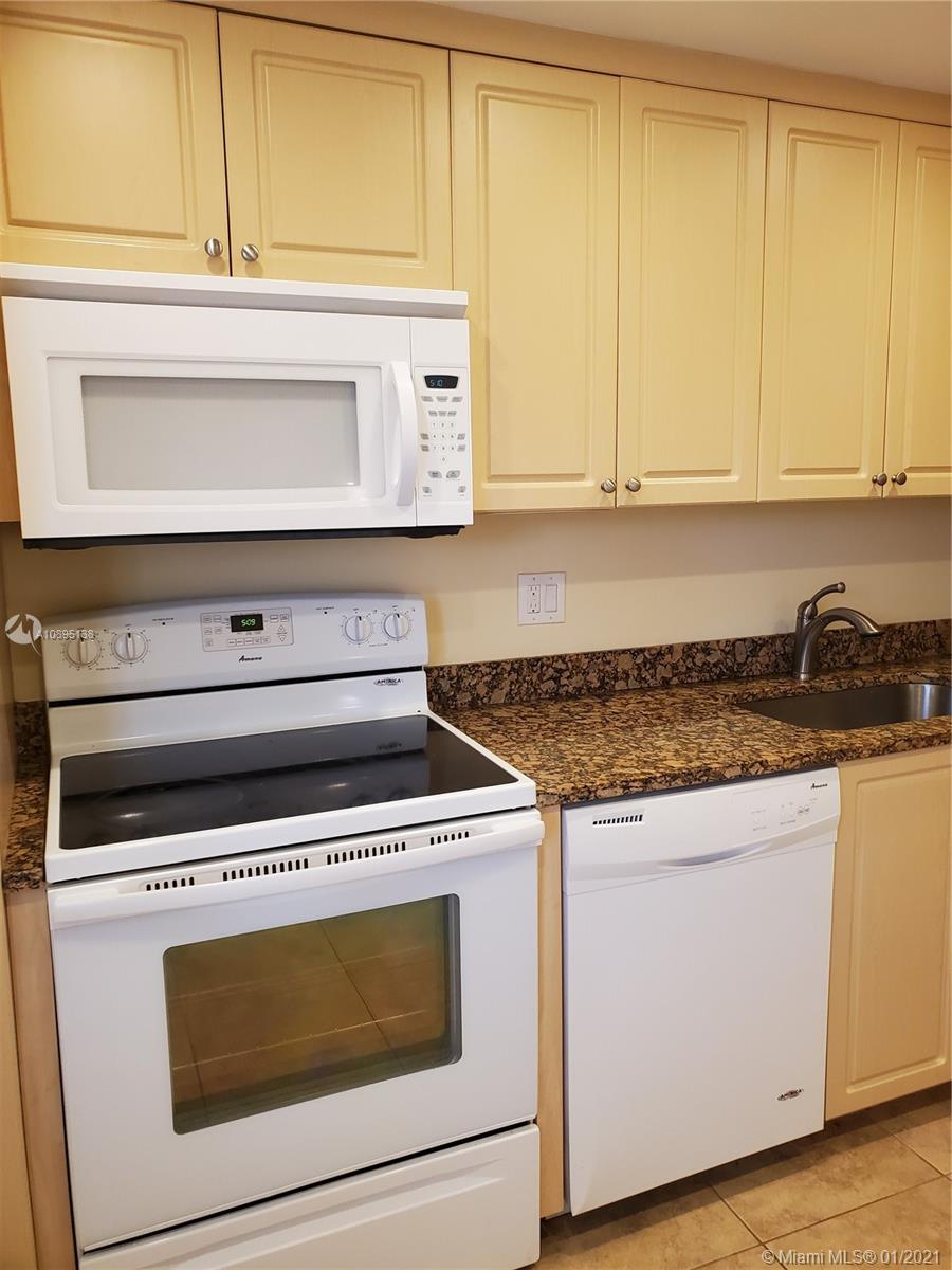 PALM-AIRE C C APTS 49 CON - Residential Lease