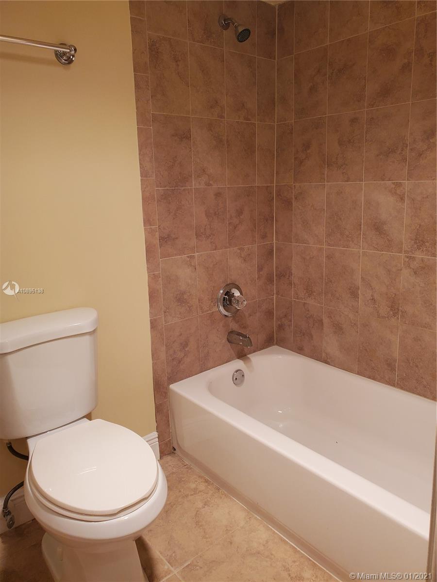 PALM-AIRE C C APTS 49 CON - Residential Lease