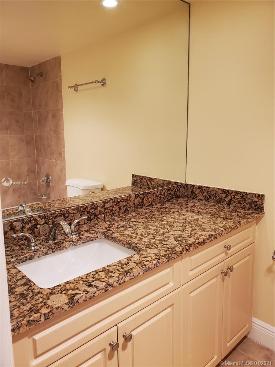 PALM-AIRE C C APTS 49 CON - Residential Lease