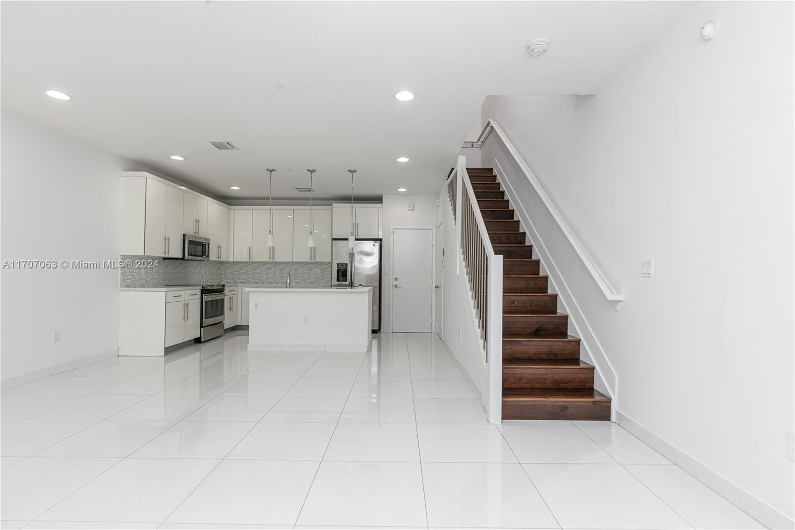 Rental Property at 2610 Ne 213th St 103, Miami, Broward County, Florida - Bedrooms: 3 
Bathrooms: 3  - $3,500 MO.