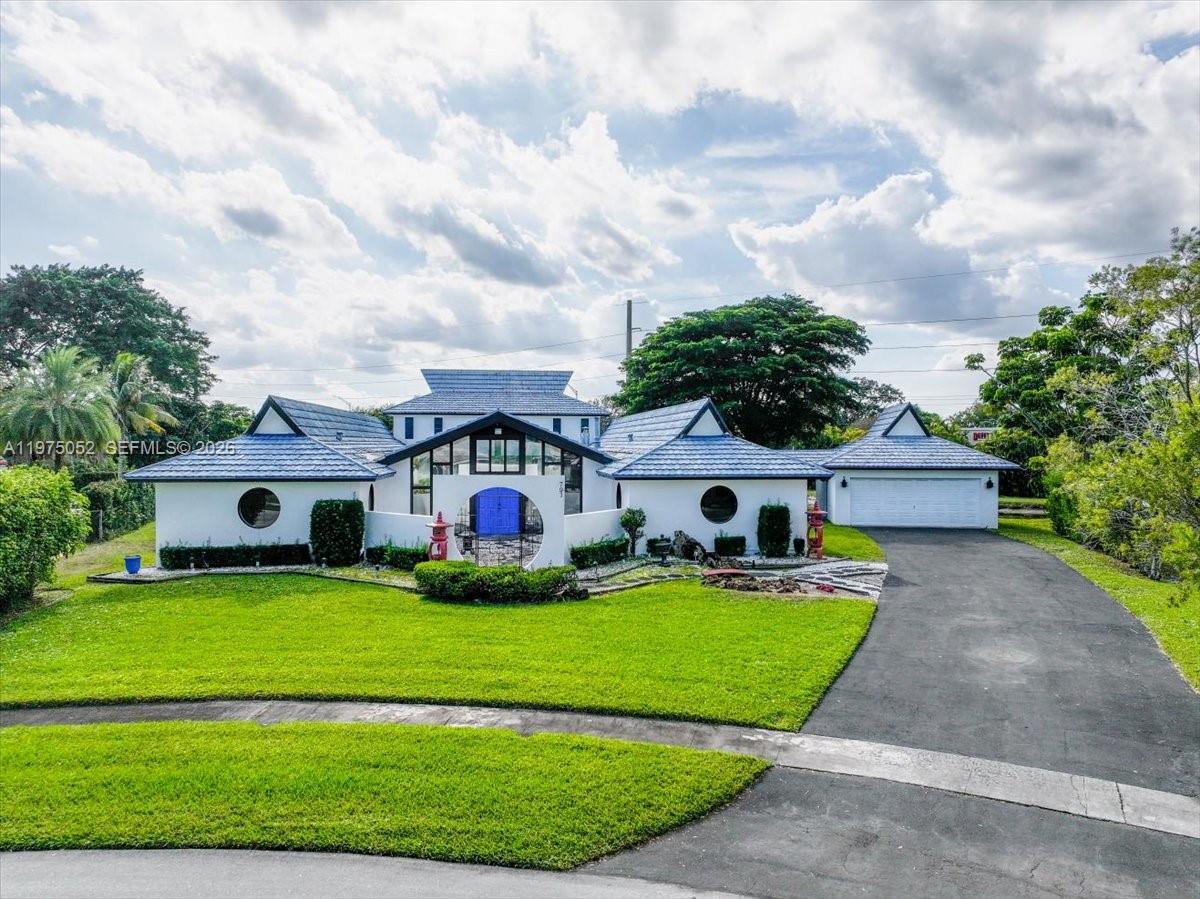 View photos, virtual tours, details... 791 SW 75th Terrace