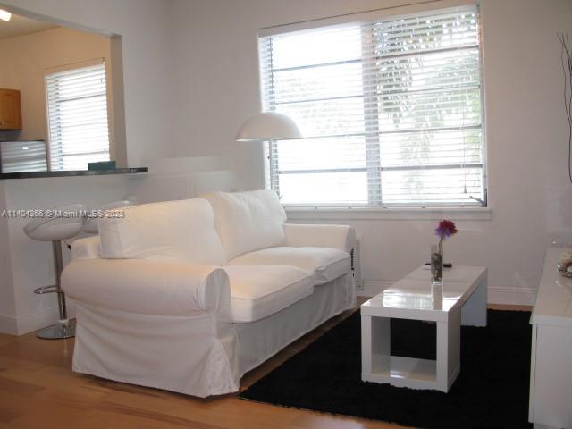 Great unit with wood floors, stainless steels appliance. For rent completely furnished with queen bed in bedroom. LCD high definition 42 inches tv. Great unit to live in or for a vacation home. Washer/Dryer in unit. Don't miss it. Easy to show. ONLY YEARLY RENTAL. FIRST, LAST AND SECURITY NO EXCEPTIONS. NO PETS. NO ASSIGNED PARKING SPACE.