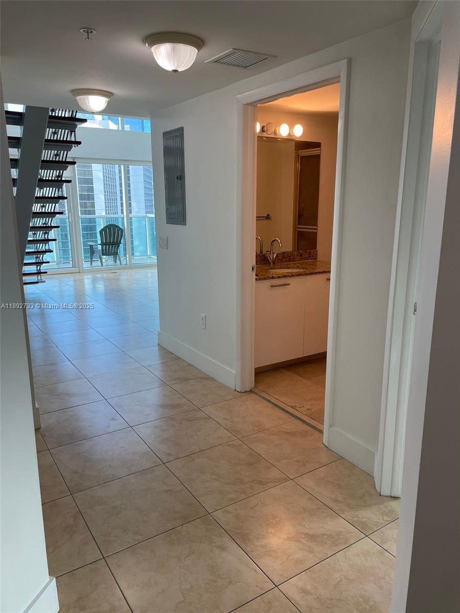 BRICKELL ON THE RIVER S T - Residential Lease