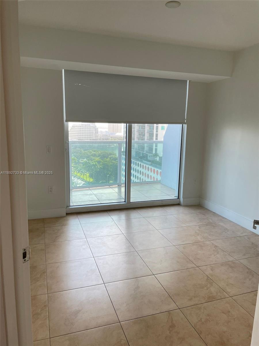 BRICKELL ON THE RIVER S T - Residential Lease