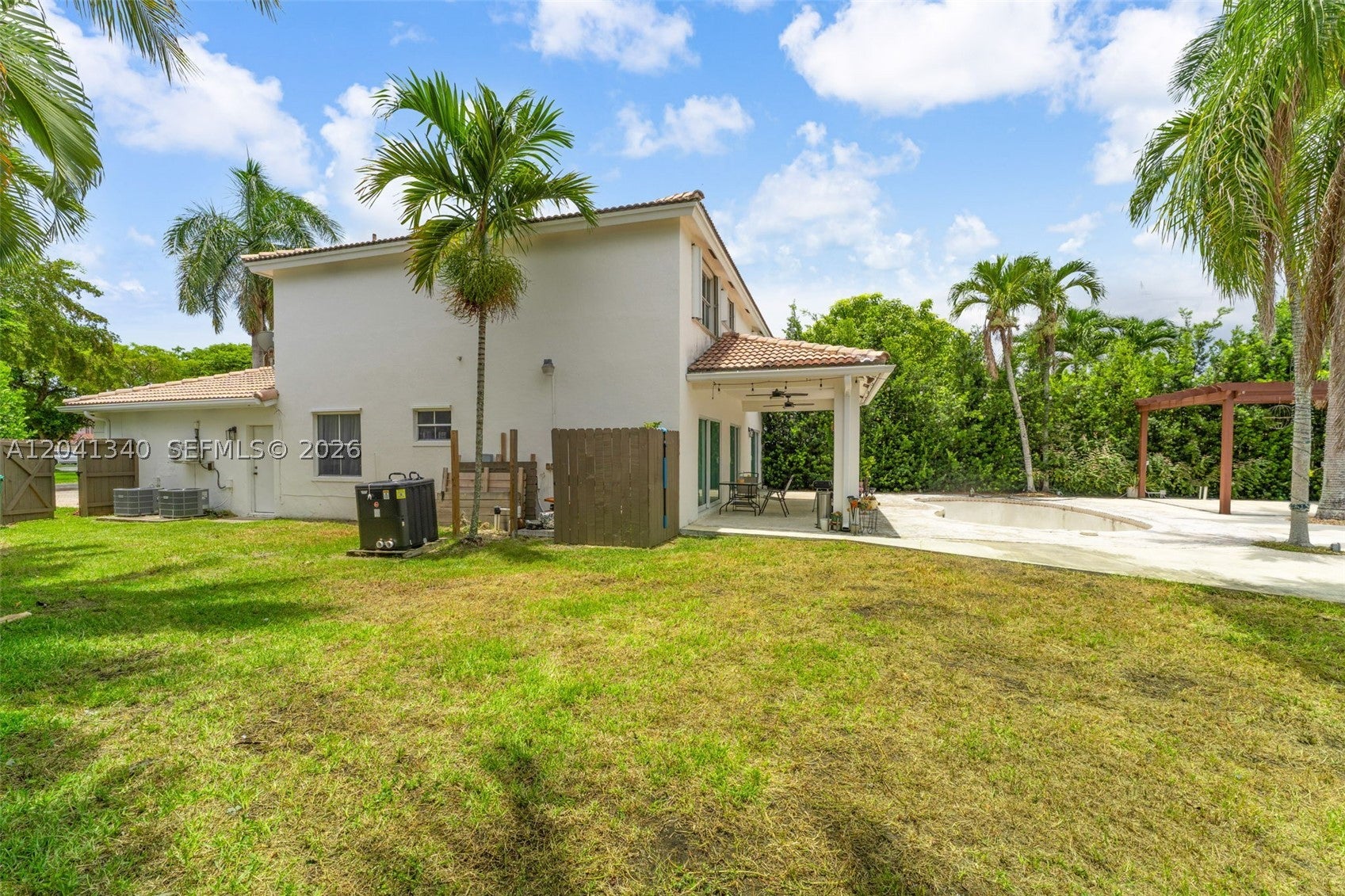 16335 SW 81 St