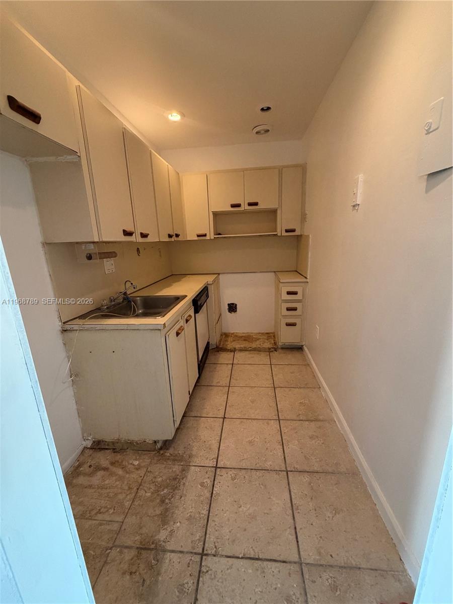 SUNSET VILLAS CONDO - Residential