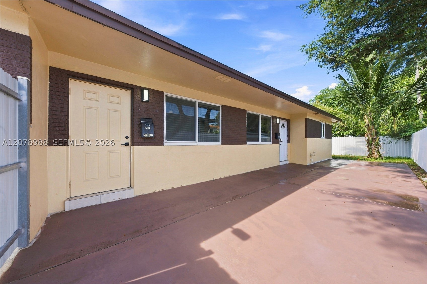 506 N 56th Ave