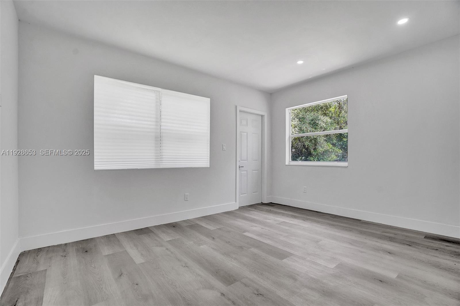 View photos, virtual tours, details... 1041 NE 169th St