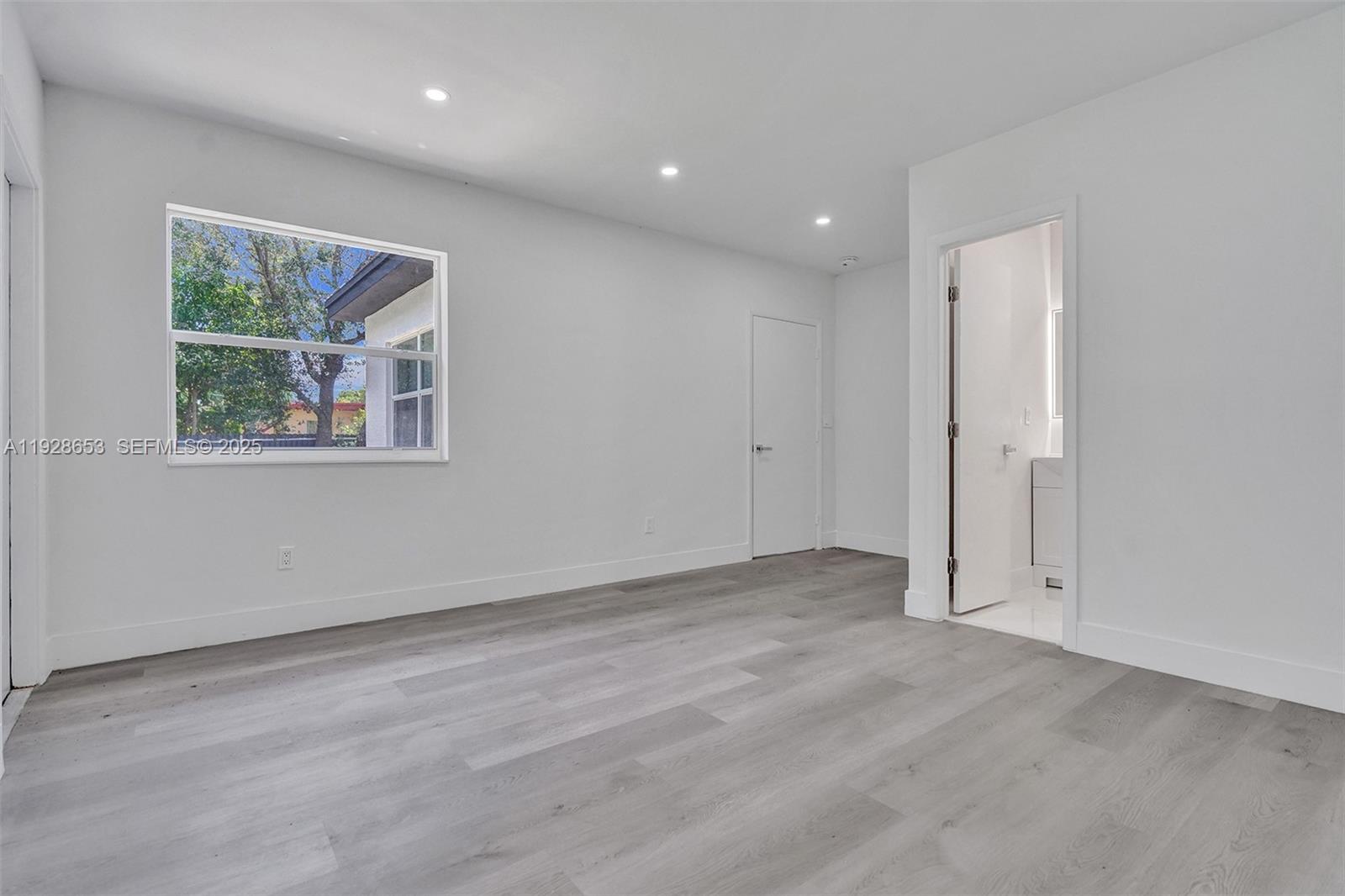 View photos, virtual tours, details... 1041 NE 169th St