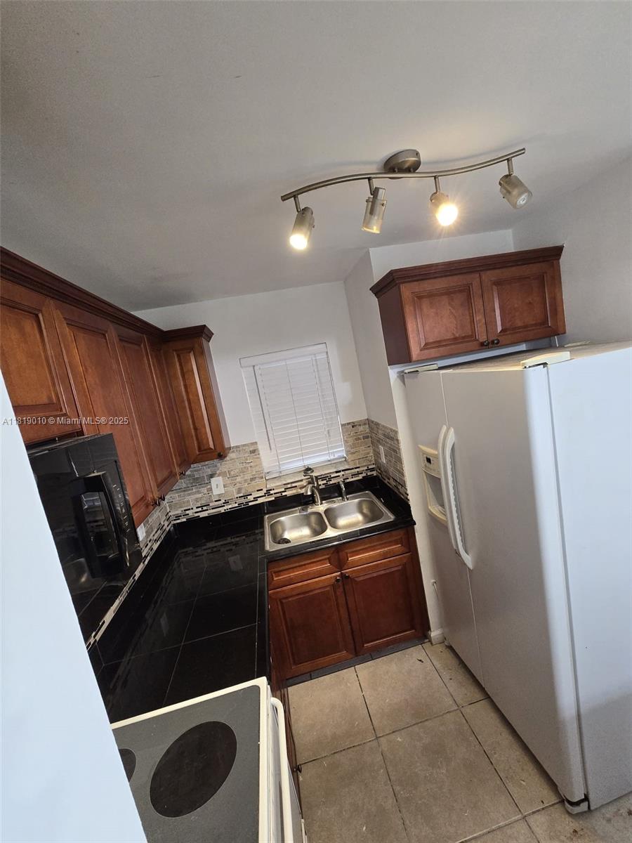 PINEBARK CONDO NO 1 - Residential