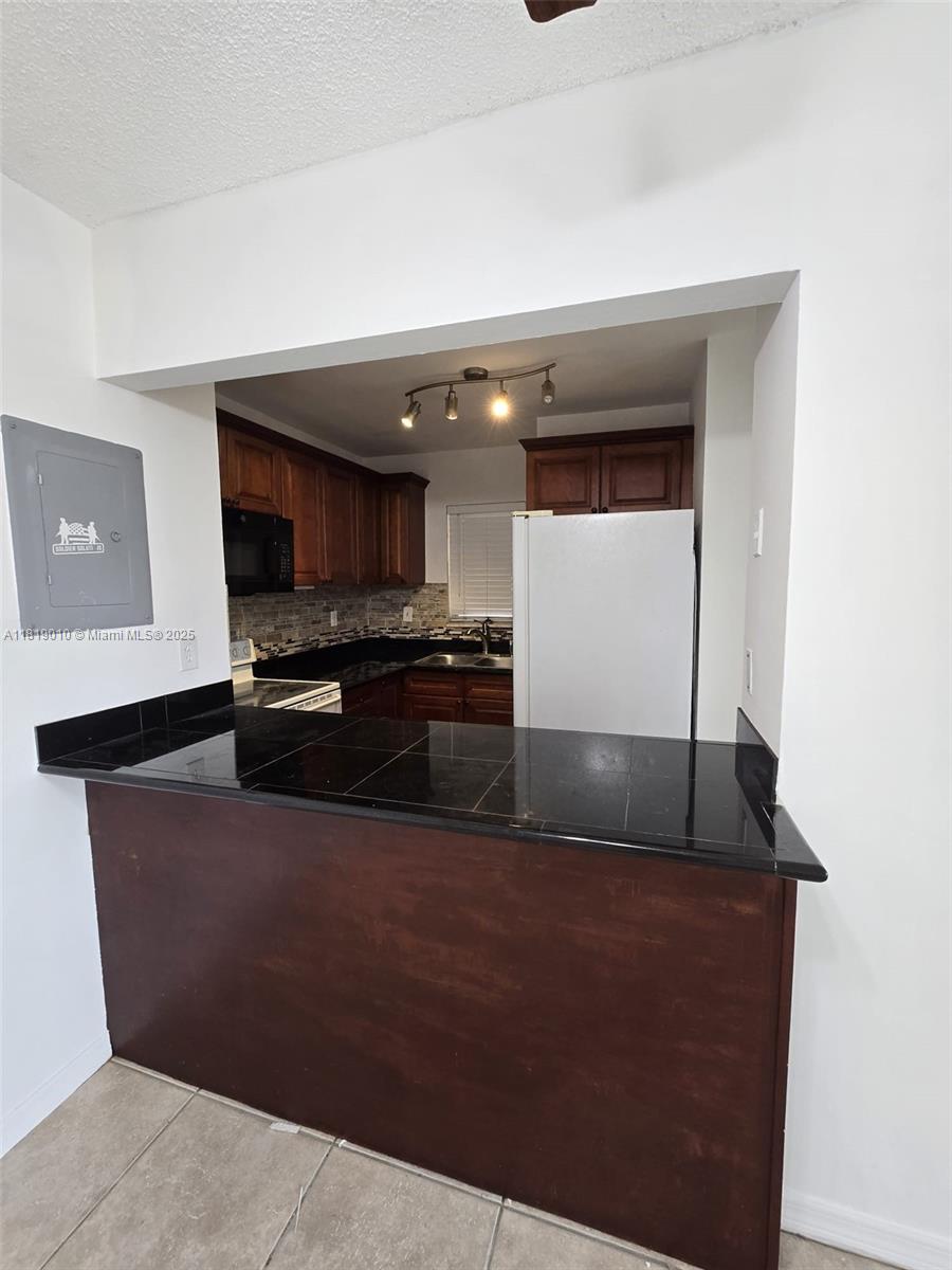 PINEBARK CONDO NO 1 - Residential