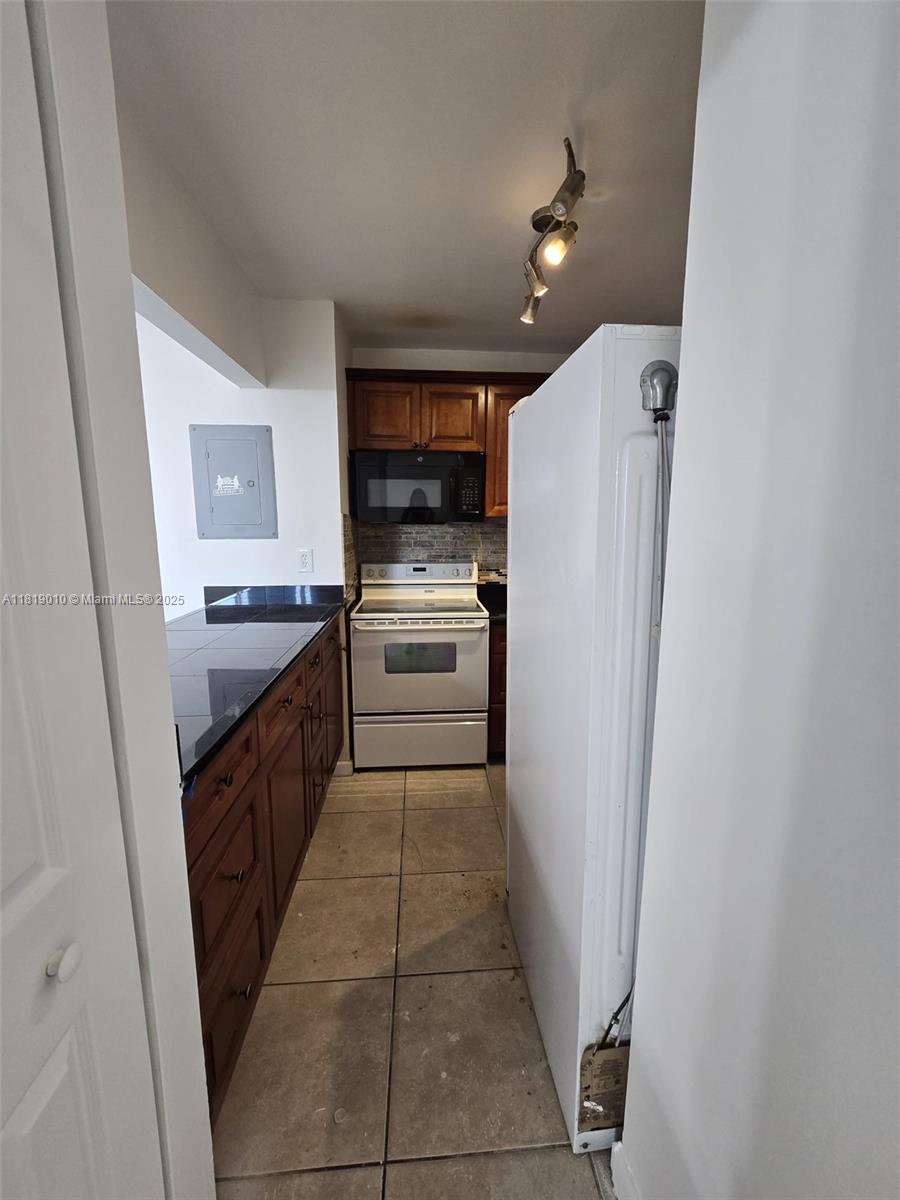 PINEBARK CONDO NO 1 - Residential